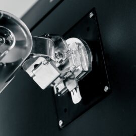 Dell UltraSharp UP2716D 27 inches IPS QHD 100% sRGB Monitor (Used) With Single Gas Spring Monitor Arm - Used - Image 8