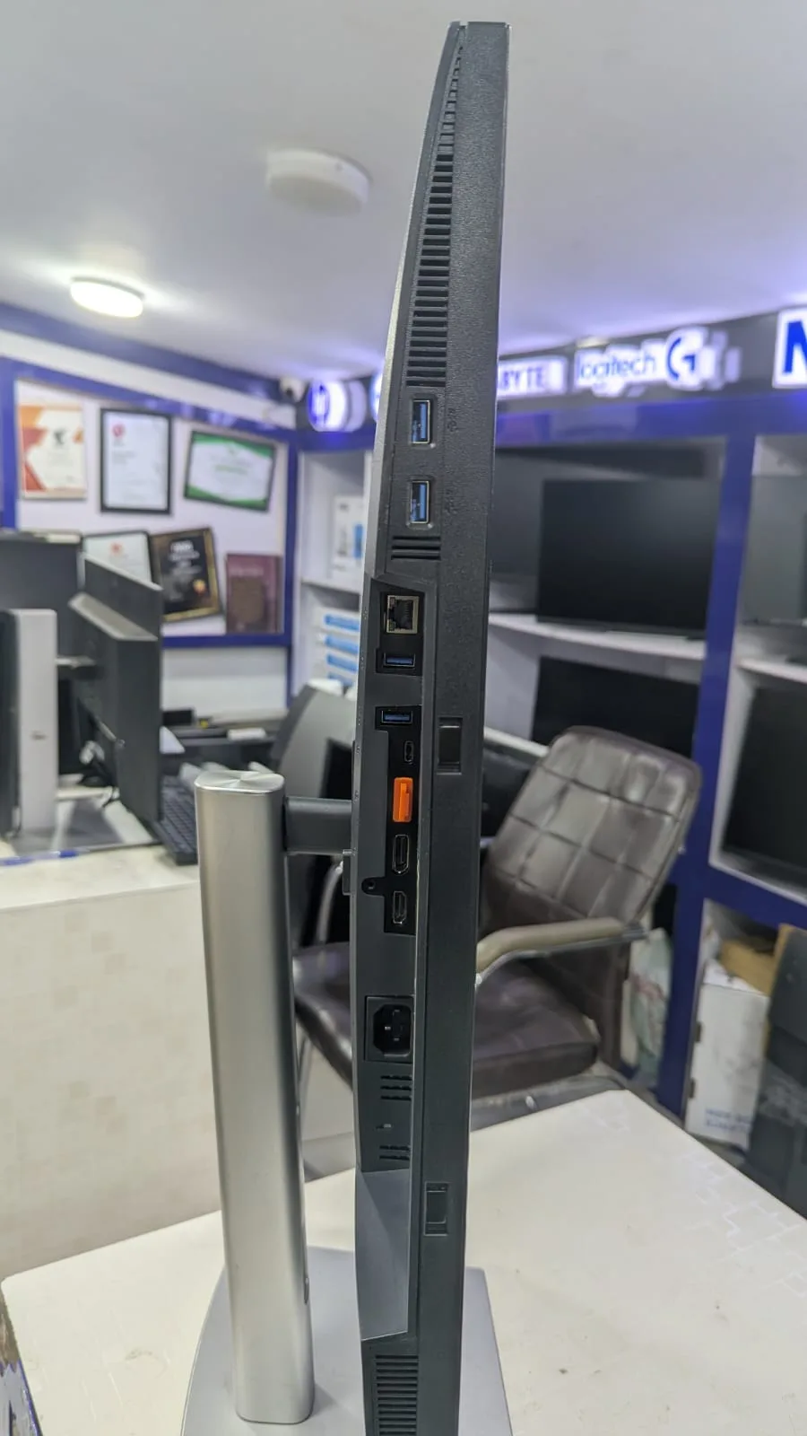 Dell P2723DE 27 Inch 2k QHD 60hz 99%sRGB Color accurate USB-C Hub Monitor | IPS | Height Adjustable (Used) thumbnail 9